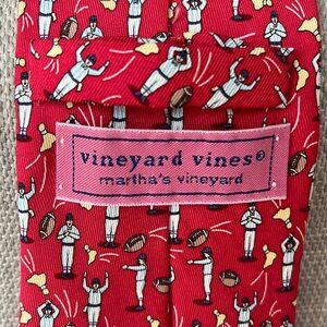 Vineyard Vines silk tie